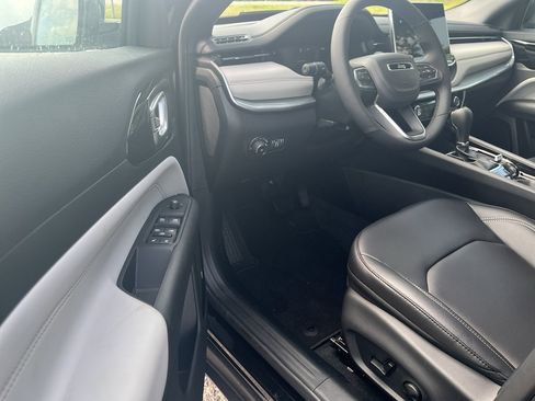 New 2026 Jeep Compass Limited AWD/4WD image 9