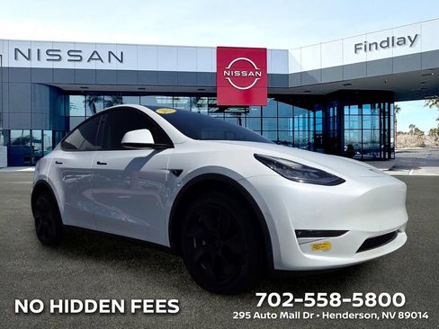 Used 2022 Tesla Model Y Long Range AWD/4WD image 1
