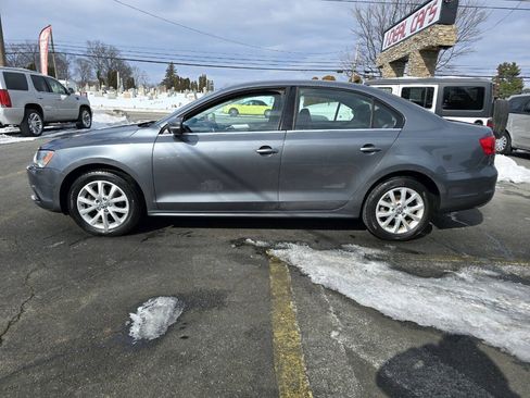Used 2013 Volkswagen Jetta SE FWD image 6