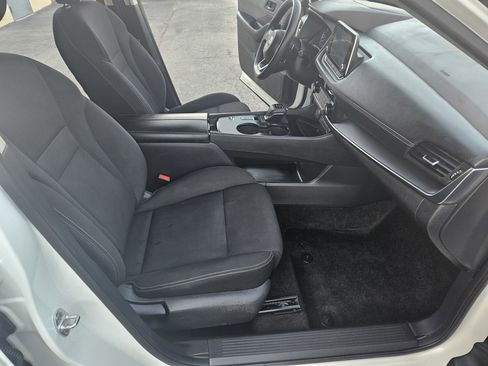 Used 2023 Nissan Rogue S image 22