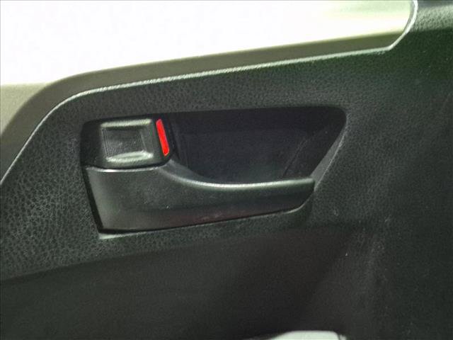 Used 2017 Toyota RAV4 LE FWD image 9