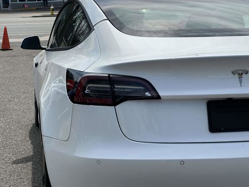 Used 2022 Tesla Model 3 Long Range AWD/4WD image 12