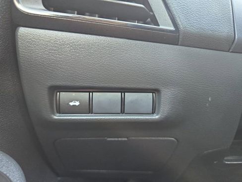 New 2026 Nissan Sentra SR FWD image 10