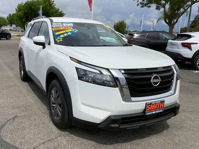 Used 2025 Nissan Pathfinder SV