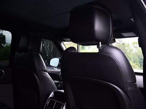 Used 2020 Land Rover Range Rover Sport SE image 21