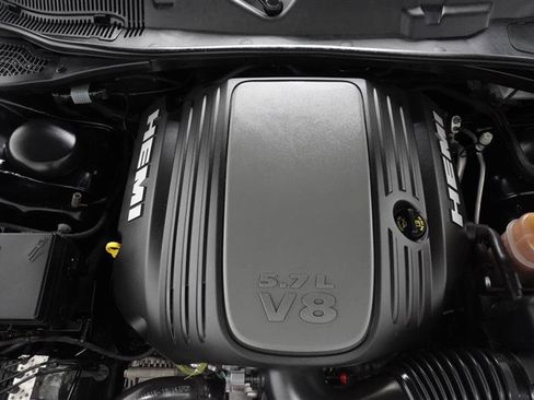 Used 2018 Dodge Challenger R/T RWD image 27