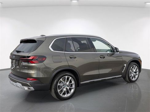 New 2026 BMW X5 xDrive50e w/ Climate Comfort Package image 9
