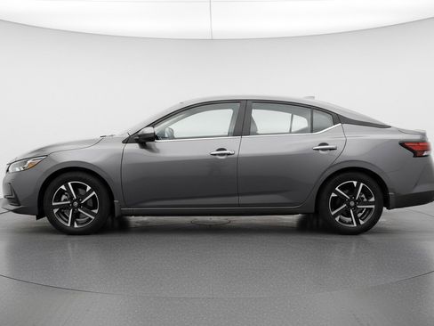 Used 2025 Nissan Sentra SV image 5