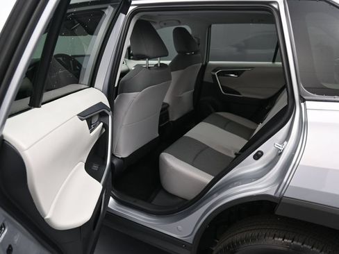 Used 2025 Toyota RAV4 XLE w/ Convenience Package FWD image 17