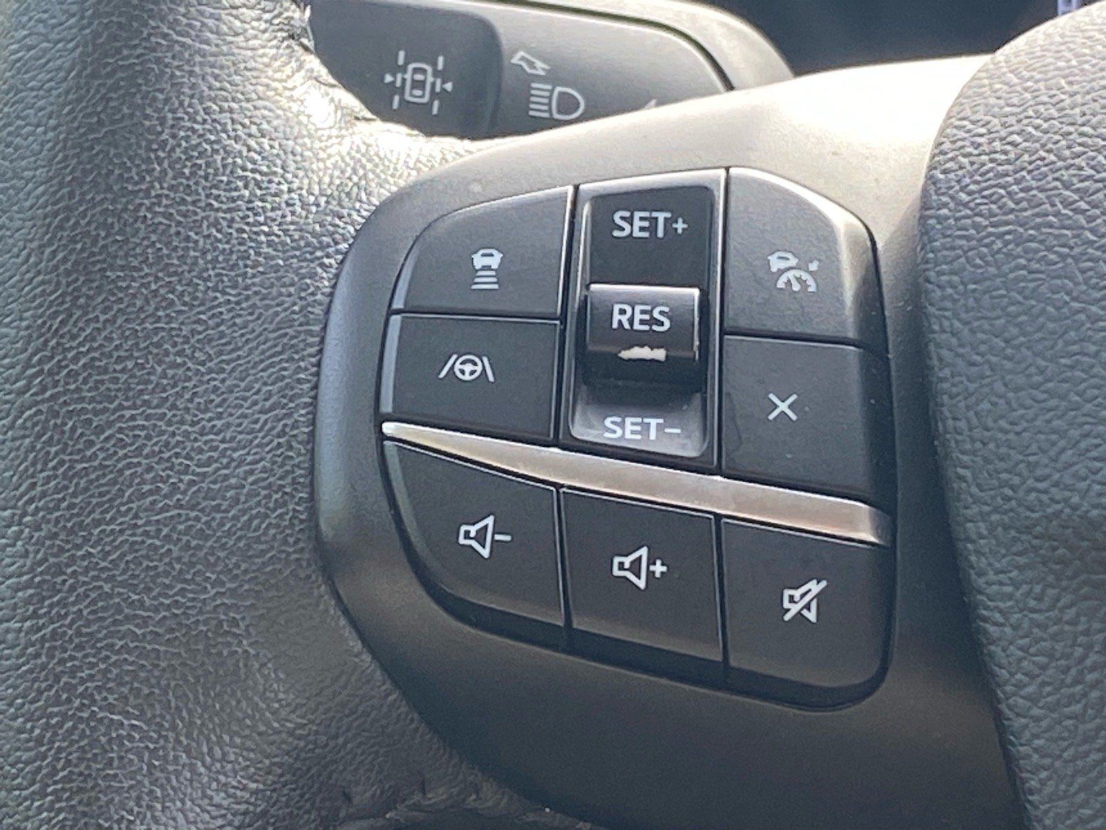 Used 2020 Ford Escape Titanium AWD/4WD image 7
