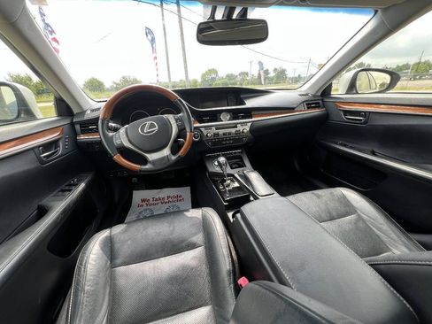 Used 2013 Lexus ES 300h w/ Luxury Pkg FWD image 14