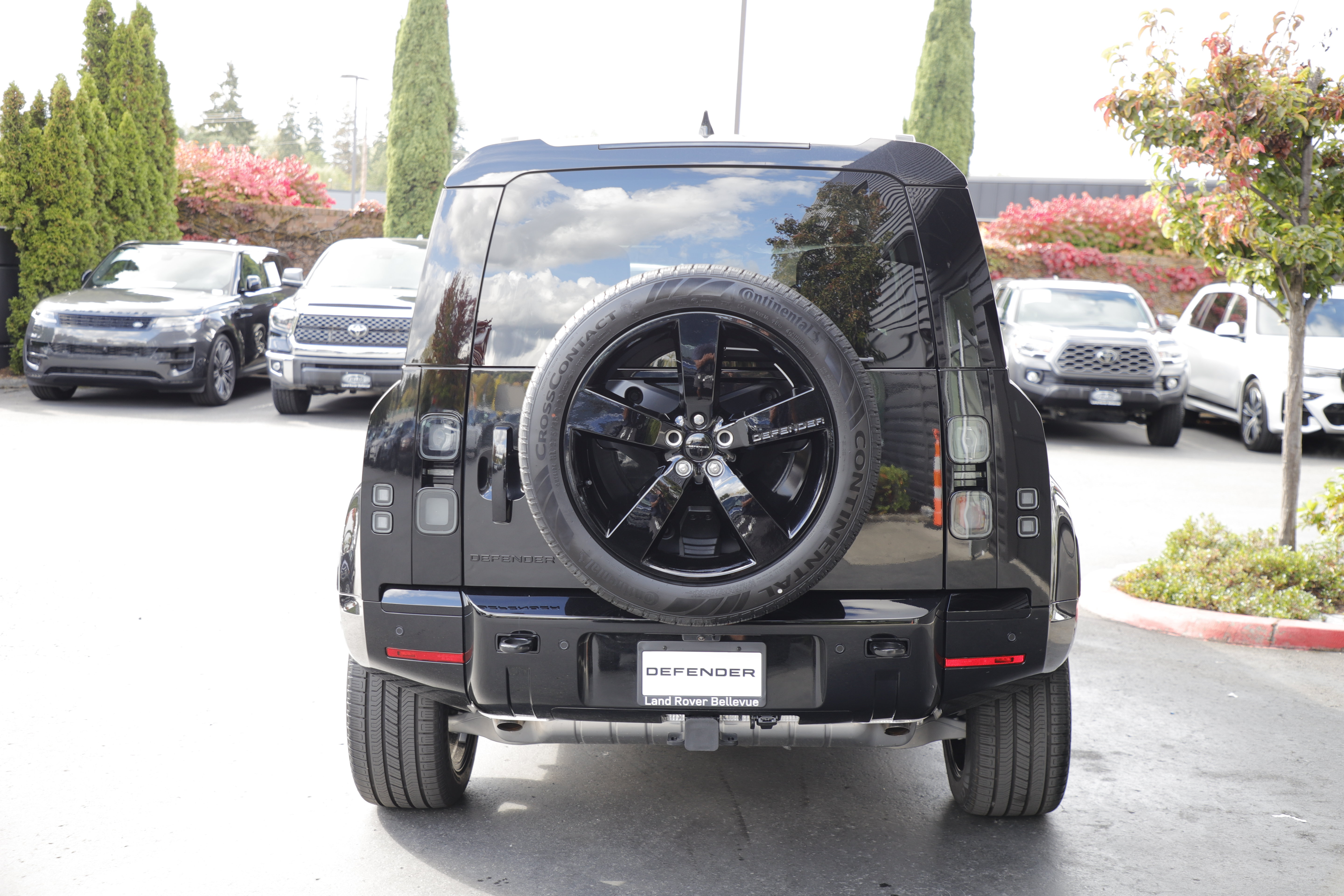 New 2026 Land Rover Defender 110 X-Dynamic SE AWD/4WD image 7