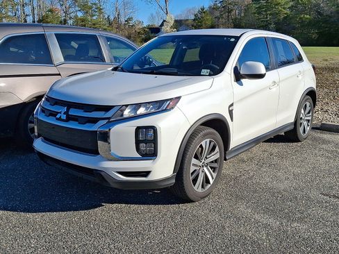 Used 2021 Mitsubishi Outlander Sport SE image 3