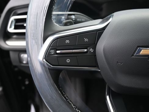 New 2026 Chevrolet Traverse LT w/ Sun and Wheel Package FWD image 12