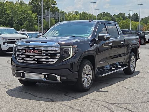 Used 2023 GMC Sierra 1500 Denali w/ Technology Package AWD/4WD image 3