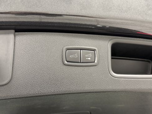 Certified 2021 Porsche Macan AWD/4WD image 60