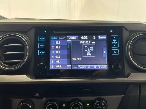 Used 2018 Toyota Tacoma SR5 AWD/4WD image 47