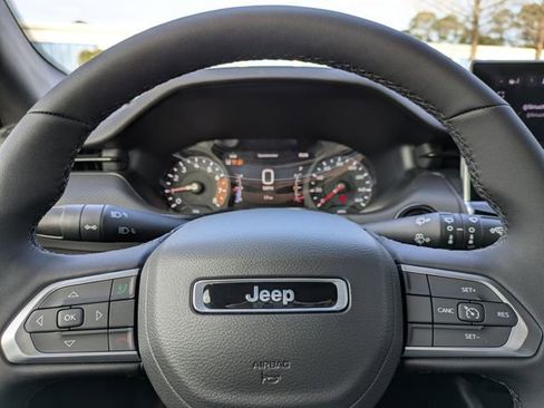 New 2026 Jeep Compass Latitude image 27