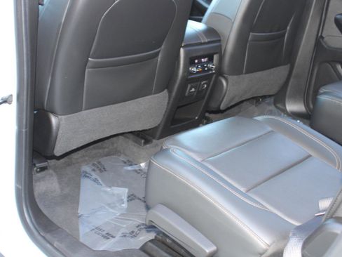 Used 2019 Chevrolet Traverse Premier w/ LPO, 'HIT The Road' Package image 43