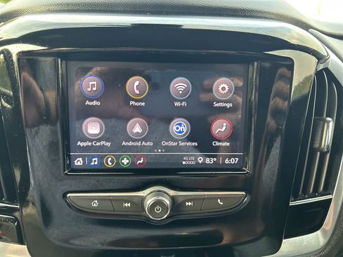 Used 2023 Chevrolet Traverse LT image 24