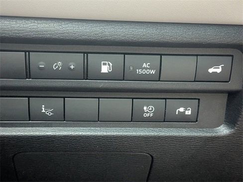 Used 2023 Mitsubishi Outlander 4WD Plug-In Hybrid image 27