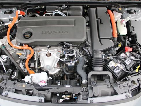 Certified 2025 Honda Civic Sport Touring image 32