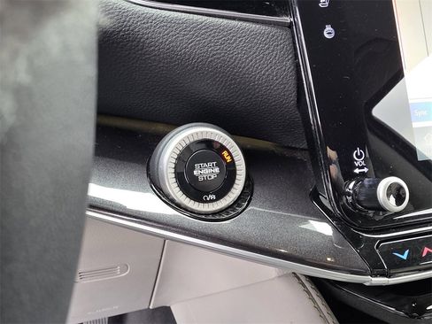 Used 2024 Jeep Wagoneer 4WD image 25