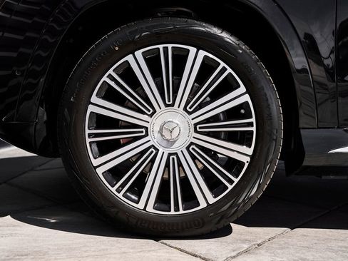 Used 2026 Mercedes-Benz Maybach GLS 600 4MATIC image 3