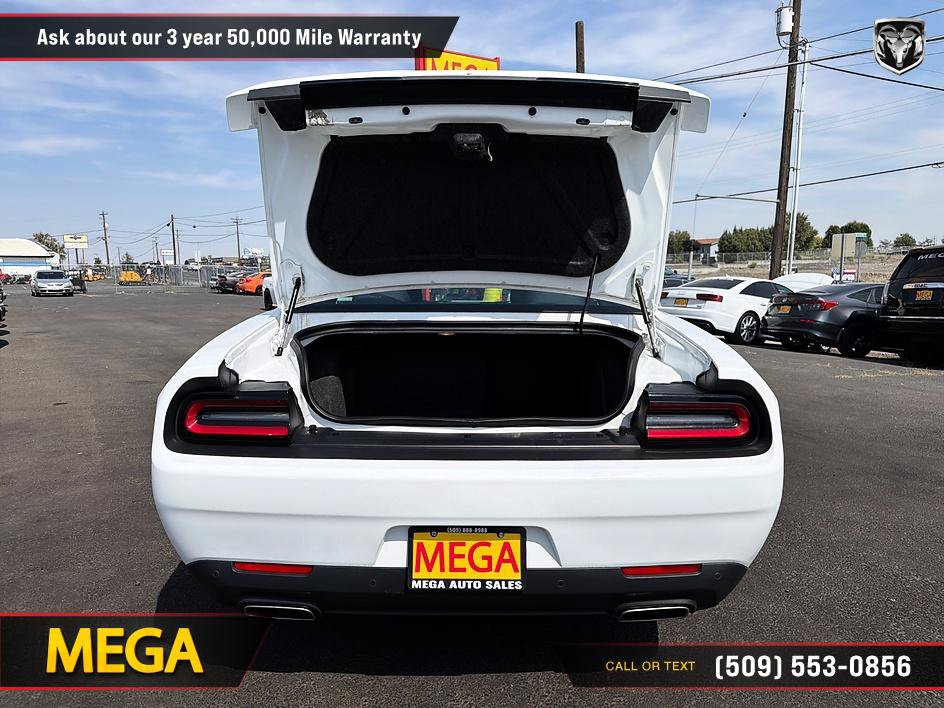 Used 2018 Dodge Challenger SXT w/ Driver Convenience Group RWD image 16