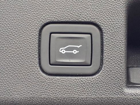 Used 2023 Chevrolet Equinox LT image 30