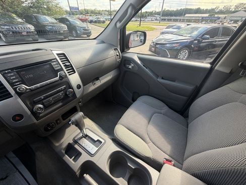 Used 2016 Nissan Frontier SV AWD/4WD image 16