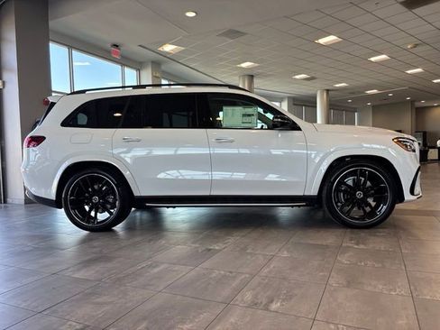 New 2026 Mercedes-Benz GLS 580 4MATIC image 2