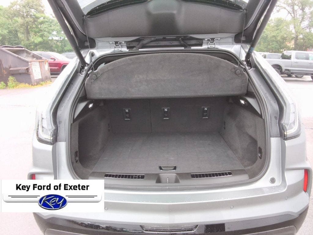 Used 2024 Cadillac XT4 Sport AWD/4WD image 17
