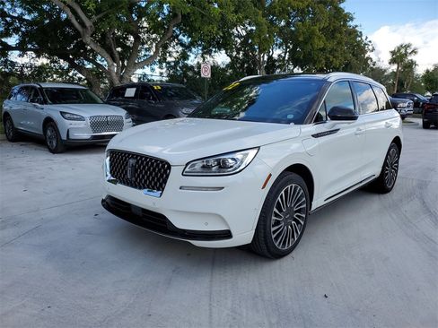 Used 2022 Lincoln Corsair Grand Touring w/ Elements Technology Bundle image 2