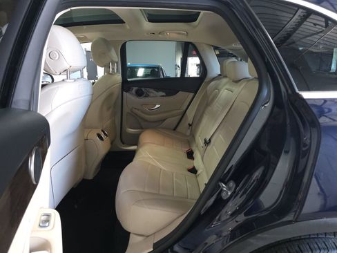 Used 2019 Mercedes-Benz GLC 300 4MATIC w/ Premium Package image 14