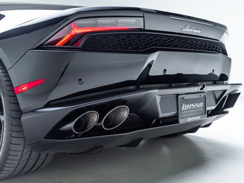 Used 2016 Lamborghini Huracan LP 610-4 AWD/4WD image 2