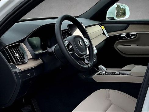 New 2026 Volvo XC90 B6 Plus w/ Protection Package Premier AWD/4WD image 7