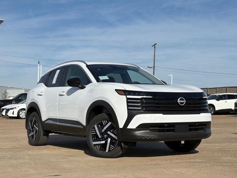 New 2026 Nissan Kicks SV w/ SV Premium Package FWD image 2