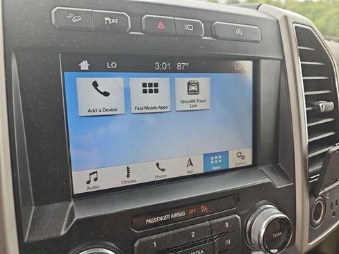 Used 2019 Ford F150 Lariat w/ Equipment Group 502A Luxury AWD/4WD image 20