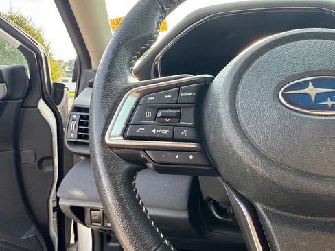 Used 2025 Subaru Outback Premium AWD/4WD image 9