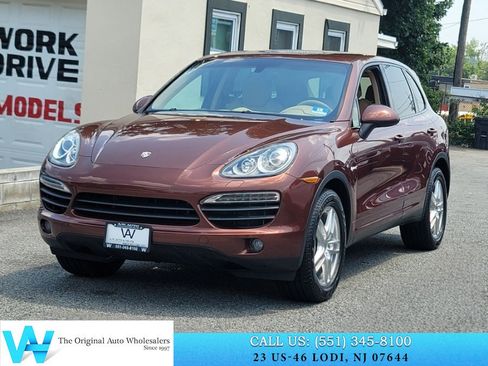 Used 2013 Porsche Cayenne S AWD/4WD image 3