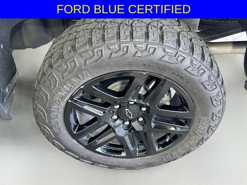 Used 2024 Chevrolet Silverado 1500 LT Trail Boss w/ Convenience Package II AWD/4WD image 36