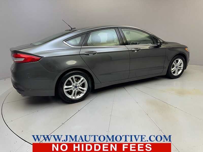 Used 2018 Ford Fusion SE FWD image 5