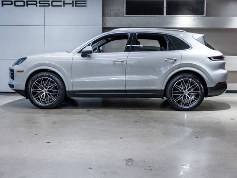 New 2026 Porsche Cayenne image 2