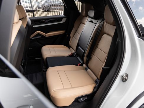 Certified 2026 Porsche Cayenne image 35
