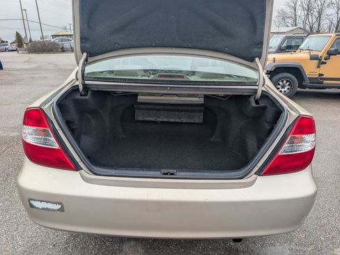 Used 2002 Toyota Camry image 17