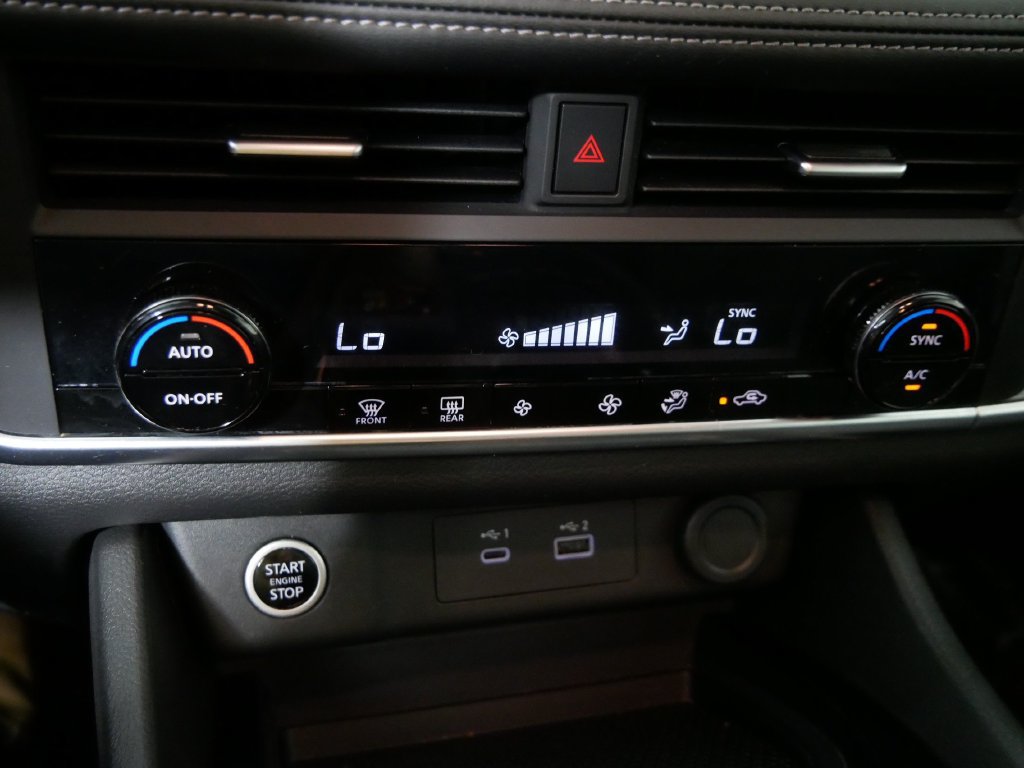 Used 2023 Nissan Rogue SV AWD/4WD image 30