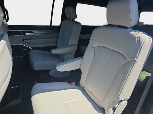 New 2026 Jeep Grand Wagoneer L 4WD image 10