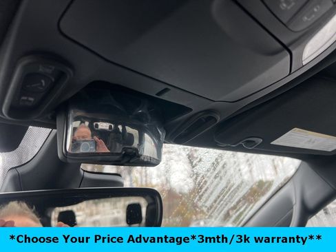 Certified 2022 Chrysler Pacifica Touring-L w/ S Appearance Package image 93