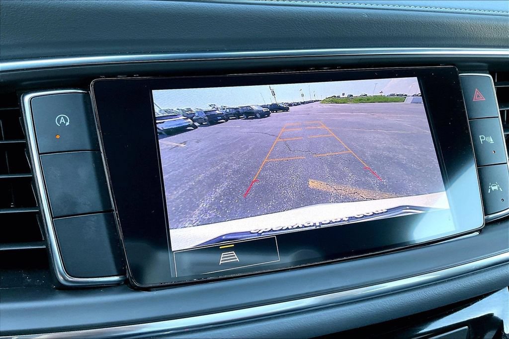 Used 2023 Buick Enclave Essence FWD image 16